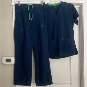 Carhartt Women's Navy Blue Scrub set with Green Details